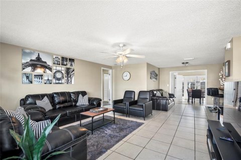 Casa en venta en Bradenton, Florida, 3 dormitorios, 152.92 m2 № 1822984 - foto 4