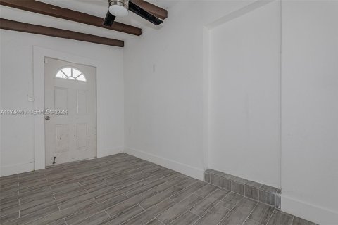 Condominio en alquiler en Miami, Florida, 1 dormitorio, 52.03 m2 № 1986272 - foto 3