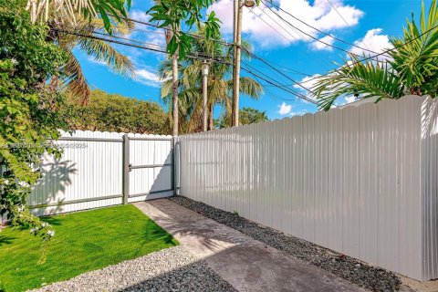 Condominio en alquiler en Miami, Florida, 1 dormitorio, 52.03 m2 № 1986272 - foto 6