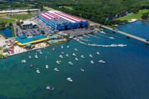 Garage in Destin, Florida № 561630