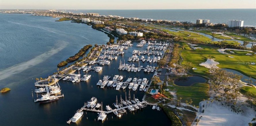 Condo in Longboat Key, Florida, 1 bedroom № 2394459
