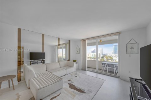 Condo in Miami Beach, Florida, 1 bedroom  № 2051443 - photo 5