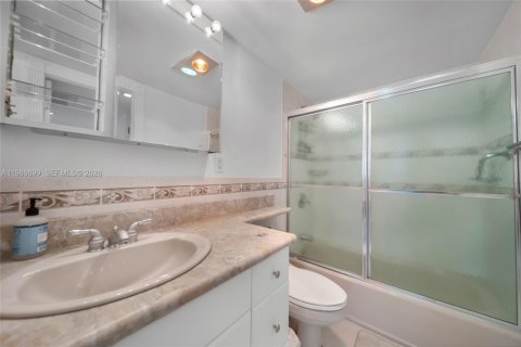 Condo in Miami Beach, Florida, 1 bedroom  № 2051443 - photo 14