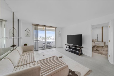Condo in Miami Beach, Florida, 1 bedroom № 2051443