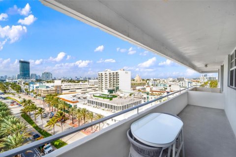 Condo in Miami Beach, Florida, 1 bedroom  № 2051443 - photo 20