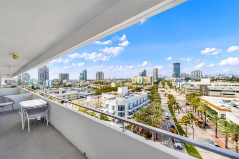 Condo in Miami Beach, Florida, 1 bedroom  № 2051443 - photo 21