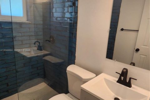 House in North Miami Beach, Florida 3 bedrooms, 140.65 sq.m. № 2168558 - photo 17
