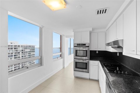Condominio en venta en Miami, Florida, 3 dormitorios, 194.07 m2 № 2028570 - foto 13