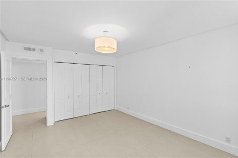 Condominio en venta en Miami, Florida, 3 dormitorios, 194.07 m2 № 2028570 - foto 20