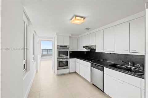 Condominio en venta en Miami, Florida, 3 dormitorios, 194.07 m2 № 2028570 - foto 12