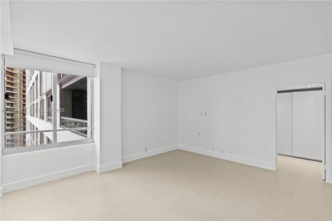 Condominio en venta en Miami, Florida, 3 dormitorios, 194.07 m2 № 2028570 - foto 26