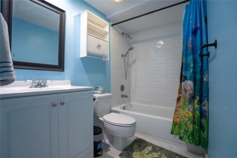 Adosado en venta en Greenacres, Florida, 3 dormitorios, 138.24 m2 № 2313998 - foto 18