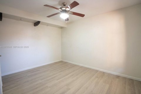 Adosado en venta en Greenacres, Florida, 3 dormitorios, 138.24 m2 № 2313998 - foto 9