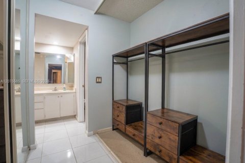 Adosado en venta en Greenacres, Florida, 3 dormitorios, 138.24 m2 № 2313998 - foto 12
