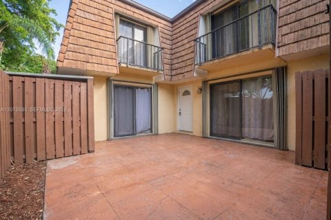Adosado en venta en Greenacres, Florida, 3 dormitorios, 138.24 m2 № 2313998 - foto 4