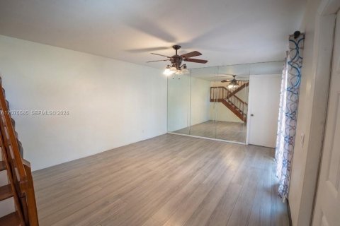 Adosado en venta en Greenacres, Florida, 3 dormitorios, 138.24 m2 № 2313998 - foto 7