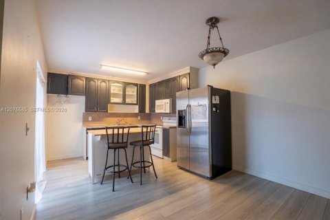 Adosado en venta en Greenacres, Florida, 3 dormitorios, 138.24 m2 № 2313998 - foto 6