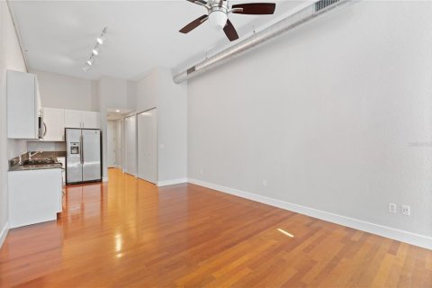 Condominio en alquiler en Orlando, Florida, 1 dormitorio, 48.31 m2 № 1878252 - foto 25