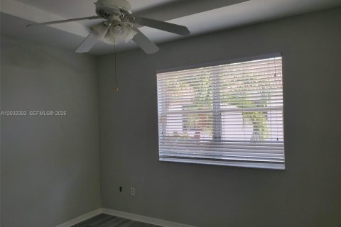 Townhouse in Homestead, Florida 4 bedrooms, 143.44 sq.m. № 2154536 - photo 19