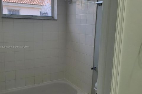 Townhouse in Homestead, Florida 4 bedrooms, 143.44 sq.m. № 2154536 - photo 18