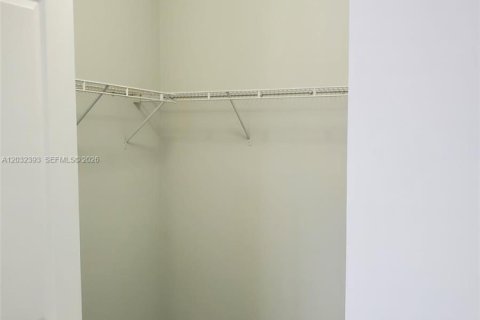 Townhouse in Homestead, Florida 4 bedrooms, 143.44 sq.m. № 2154536 - photo 10