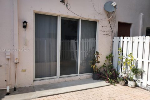 Townhouse in Homestead, Florida 4 bedrooms, 143.44 sq.m. № 2154536 - photo 22