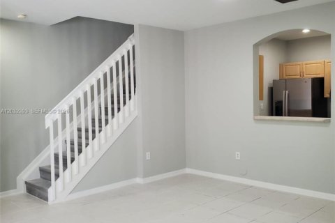 Townhouse in Homestead, Florida 4 bedrooms, 143.44 sq.m. № 2154536 - photo 2