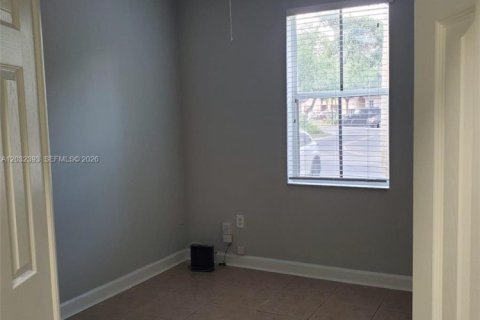 Townhouse in Homestead, Florida 4 bedrooms, 143.44 sq.m. № 2154536 - photo 20