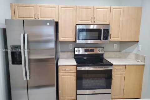 Townhouse in Homestead, Florida 4 bedrooms, 143.44 sq.m. № 2154536 - photo 3