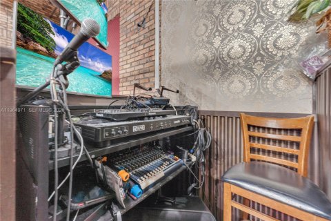 Immobilier commercial à vendre à Miami, Floride № 2036368 - photo 8