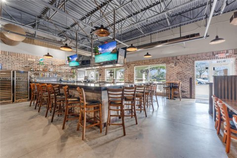 Immobilier commercial à vendre à Miami, Floride № 2036368 - photo 9