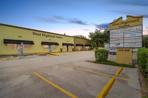 Immobilier commercial à louer à Lakeland, Floride: 766.44 m2 № 2404688 - photo 2
