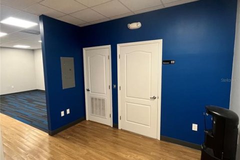 Immobilier commercial à louer à Lakeland, Floride: 766.44 m2 № 2404688 - photo 11