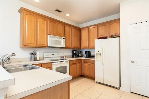 Townhouse in Orlando, Florida 2 bedrooms, 192.68 sq.m. № 2216976 - photo 4