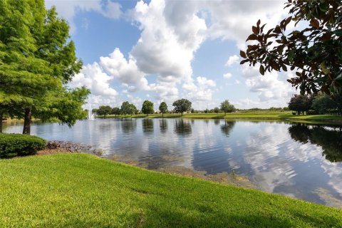 Townhouse in Orlando, Florida 2 bedrooms, 192.68 sq.m. № 2216976 - photo 16