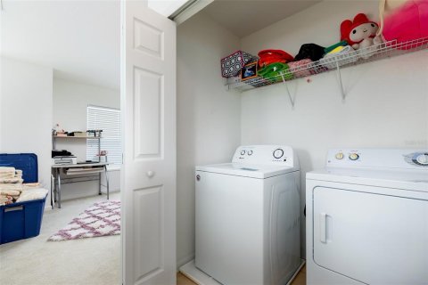 Townhouse in Orlando, Florida 2 bedrooms, 192.68 sq.m. № 2216976 - photo 14