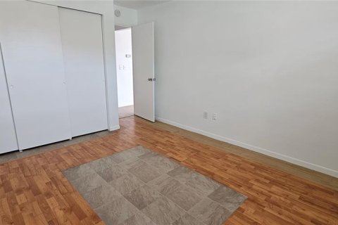 House in Pinellas Park, Florida 3 bedrooms, 103.03 sq.m. № 1822968 - photo 8