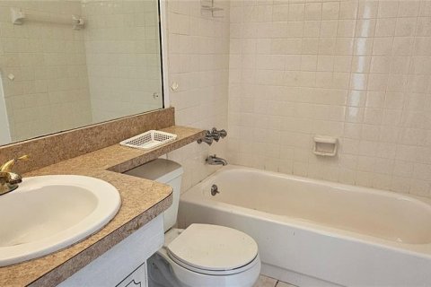 House in Pinellas Park, Florida 3 bedrooms, 103.03 sq.m. № 1822968 - photo 10