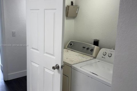 Condo in Homestead, Florida, 2 bedrooms  № 2153144 - photo 8