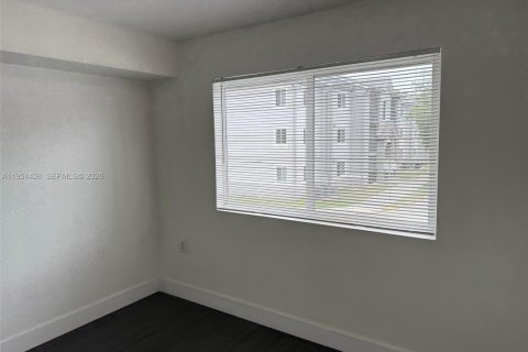 Condo in Homestead, Florida, 2 bedrooms  № 2153144 - photo 5