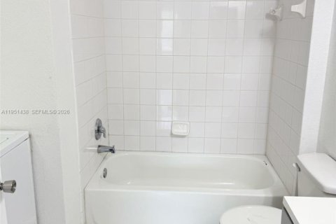 Condo in Homestead, Florida, 2 bedrooms  № 2153144 - photo 9