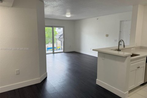 Condo in Homestead, Florida, 2 bedrooms  № 2153144 - photo 11