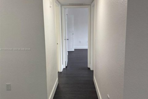 Condo in Homestead, Florida, 2 bedrooms  № 2153144 - photo 16