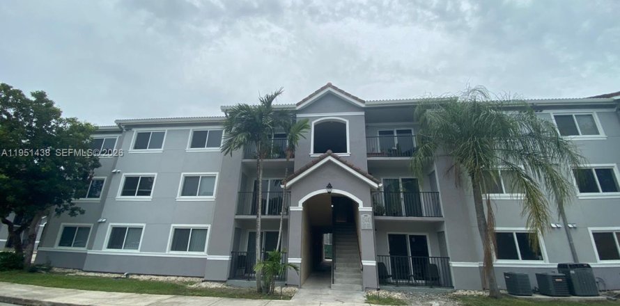 Condo in Homestead, Florida, 2 bedrooms  № 2153144