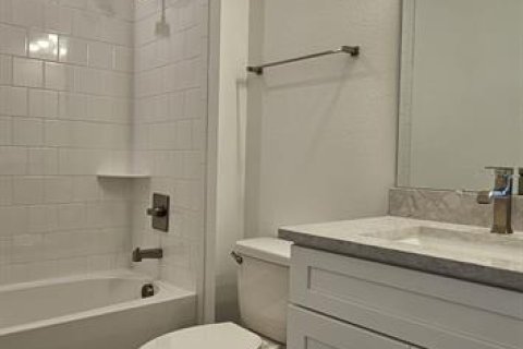 Townhouse in Winter Garden, Florida 3 bedrooms, 181.62 sq.m. № 2219118 - photo 18