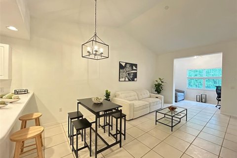 Villa ou maison à louer à Bradenton, Floride: 2 chambres, 112.88 m2 № 2413651 - photo 5