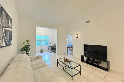 Villa ou maison à louer à Bradenton, Floride: 2 chambres, 112.88 m2 № 2413651 - photo 6