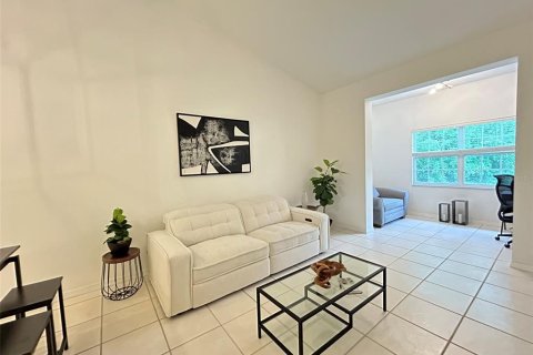Villa ou maison à louer à Bradenton, Floride: 2 chambres, 112.88 m2 № 2413651 - photo 8