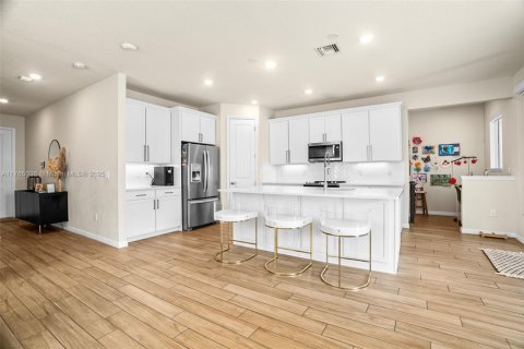 House in Hollywood, Florida 3 bedrooms, 218.23 sq.m. № 1582783 - photo 15