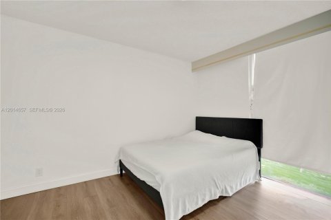 Condo in Aventura, Florida, 2 bedrooms № 2185870 - photo 10
